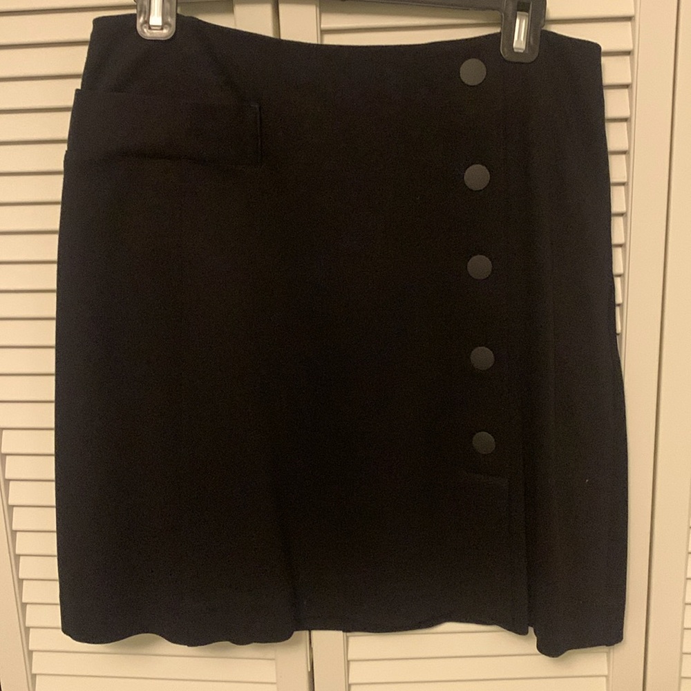 CAbi Utility skirt 6 (matches other listing) stretchy poly fab, length 19 1/2”